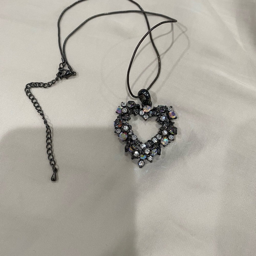 Elegant Black Heart Pendant Necklace